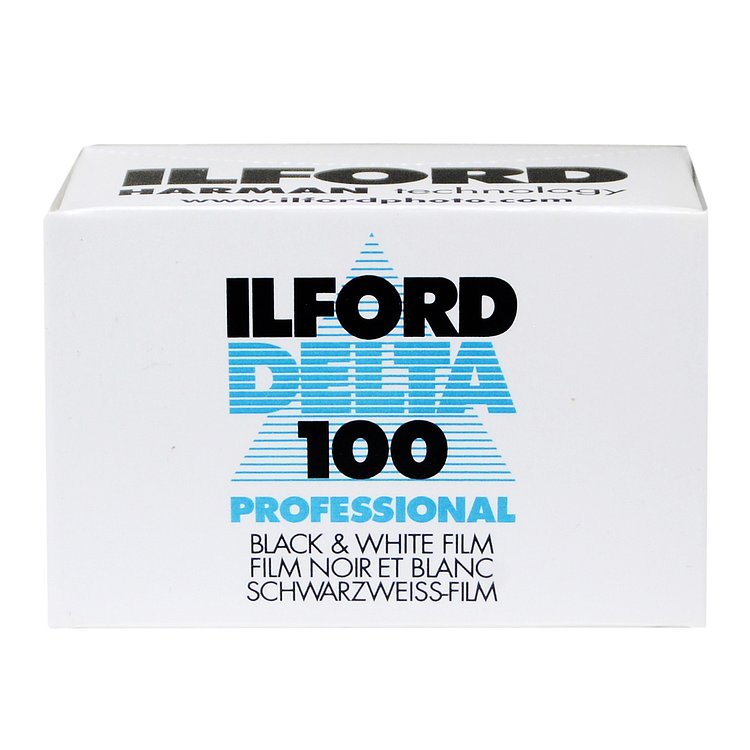 ILFORD Delta 100 35mm black and white film / 36 exposures